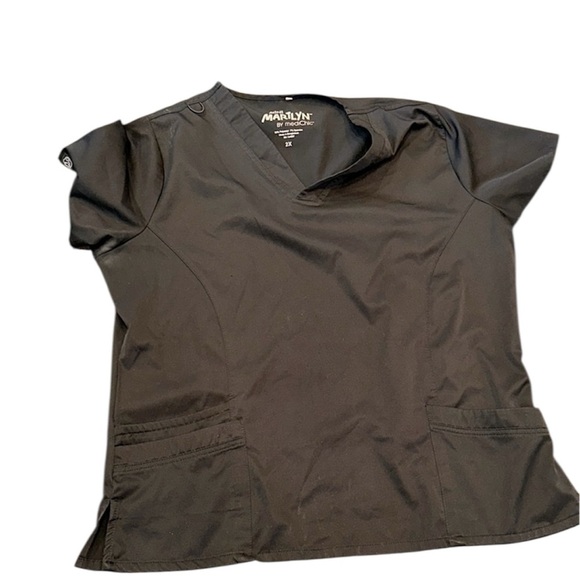 Mini Marilyn by Medichic black nurses Scrub Top size 2X - Picture 1 of 4